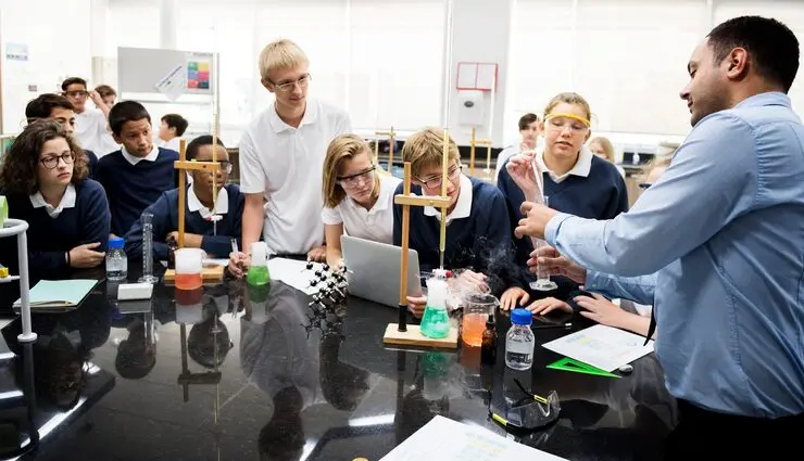 How to Develop Leadership Skills in College